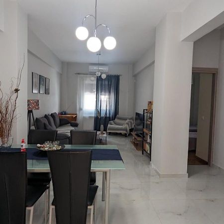 Luxury & Spacious Apartment In เอเธนส์ ภายนอก รูปภาพ