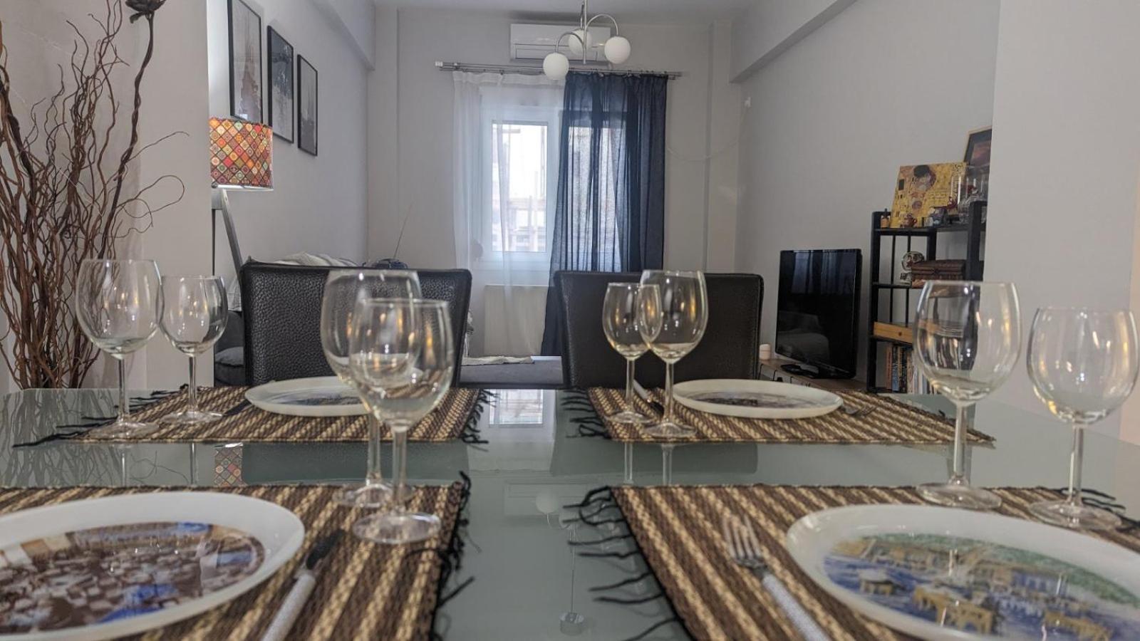 Luxury & Spacious Apartment In เอเธนส์ ภายนอก รูปภาพ
