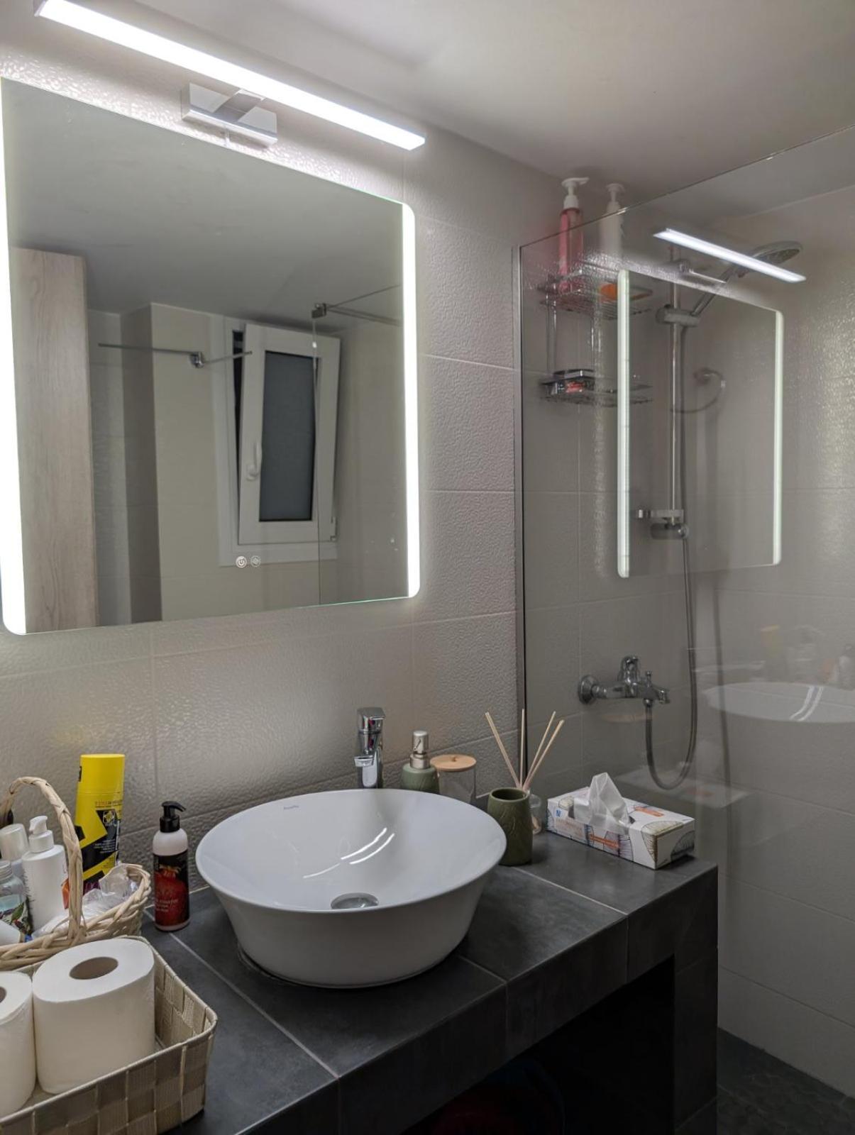 Luxury & Spacious Apartment In เอเธนส์ ภายนอก รูปภาพ